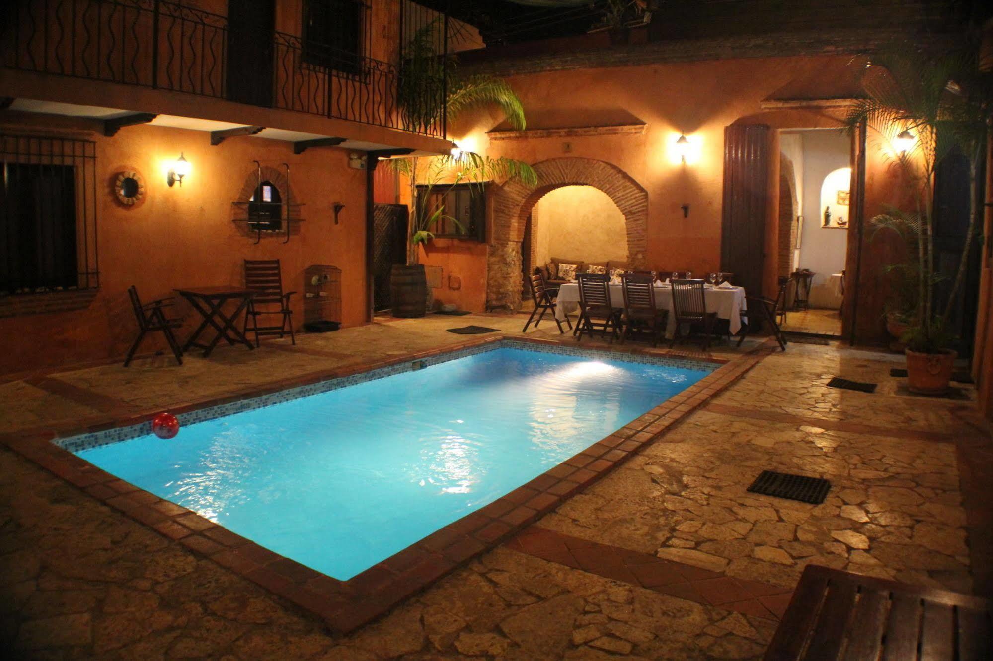 Dona Elvira Boutique Hotel Санто Доминго Екстериор снимка